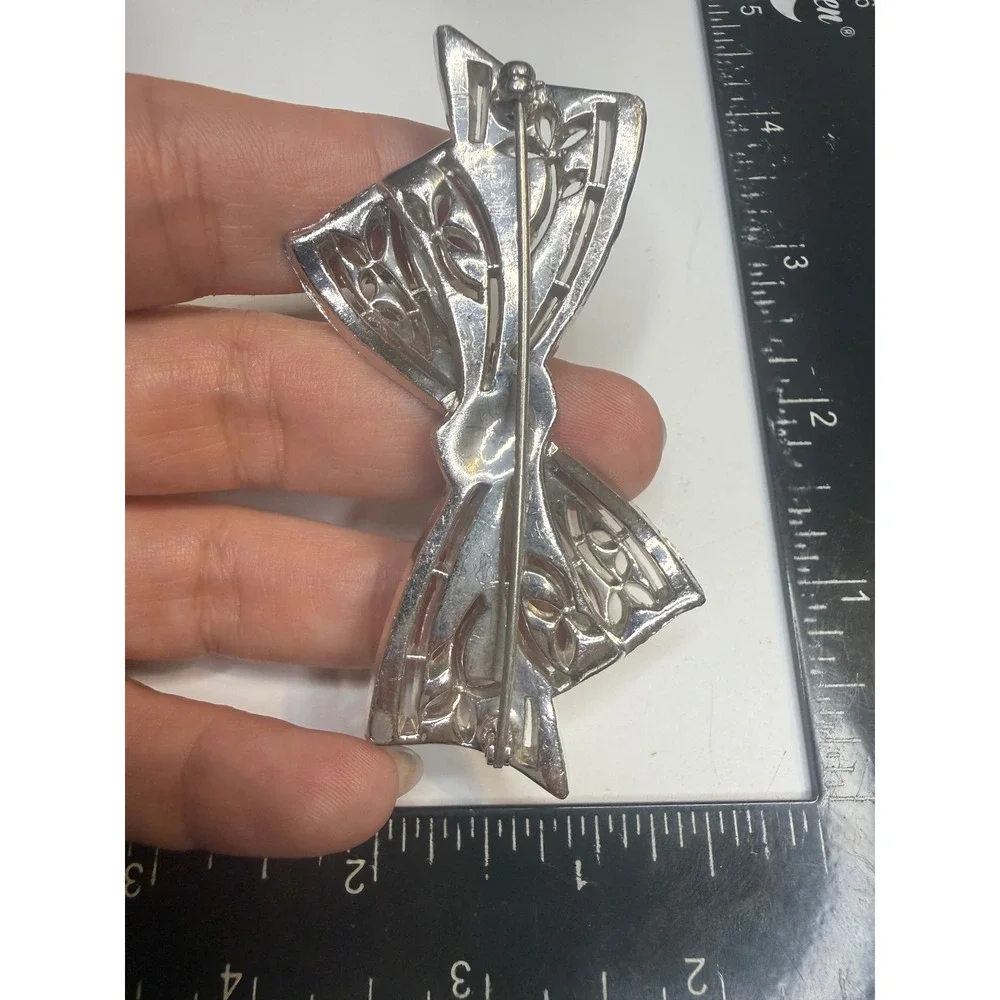 Vintage Silver Tone Rhinestone Bow Brooch Filigree Crystal Ribbon Pin Accessory
